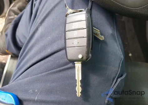 2018 Kia Forte Lx z USA, uszkodzony, nr VIN 3KPFK4A70JE193265